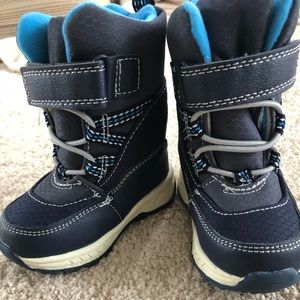Carter’s snow boots